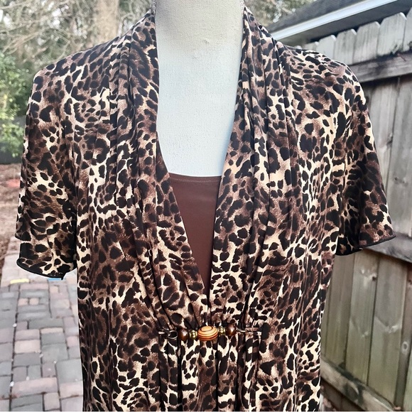 Kim Rogers Lady’s Top in Leopard Print; Size Large - Picture 2 of 8
